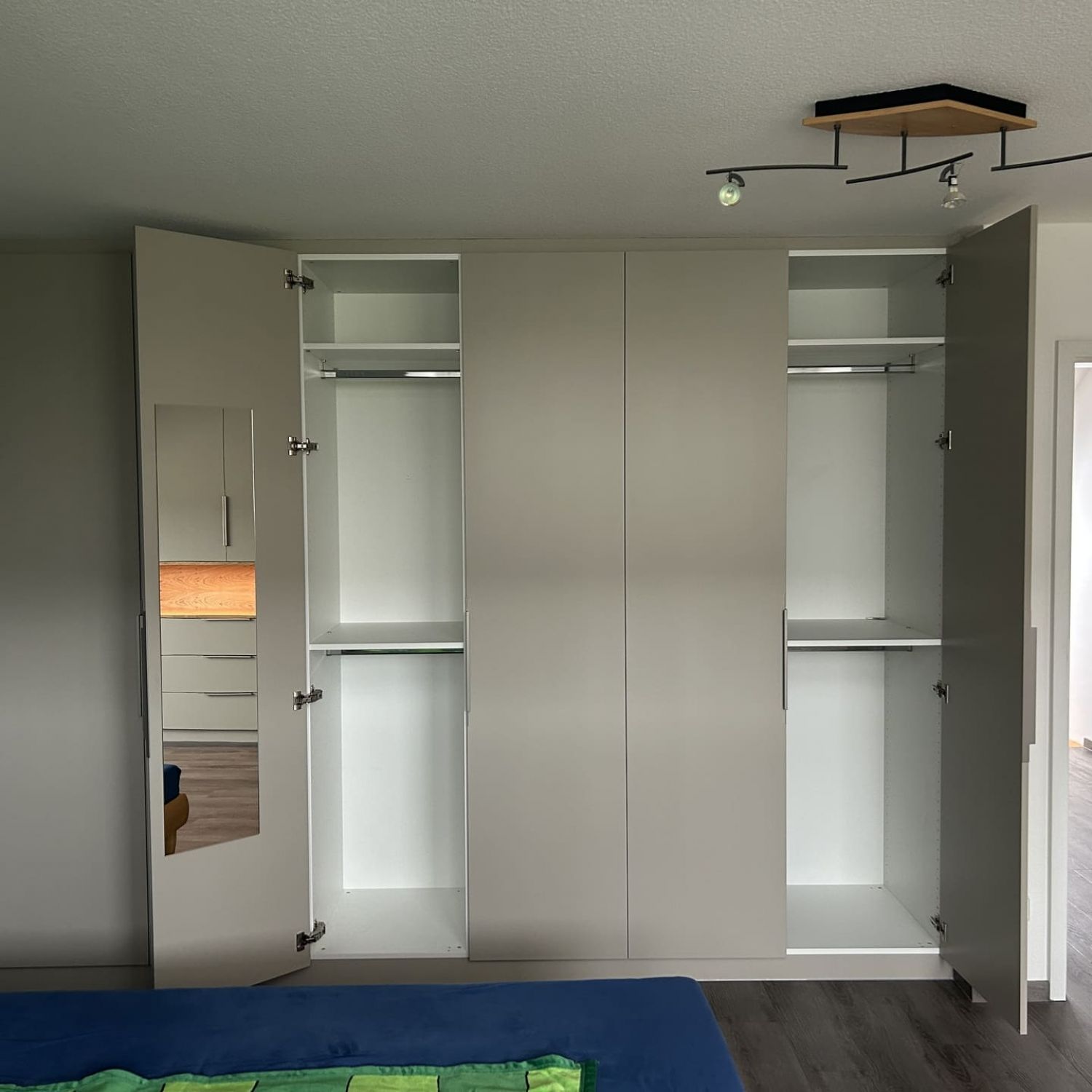 Maßgeschneiderte Ankleide in Ettlingen